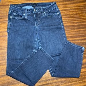 Bebe Jean Capris